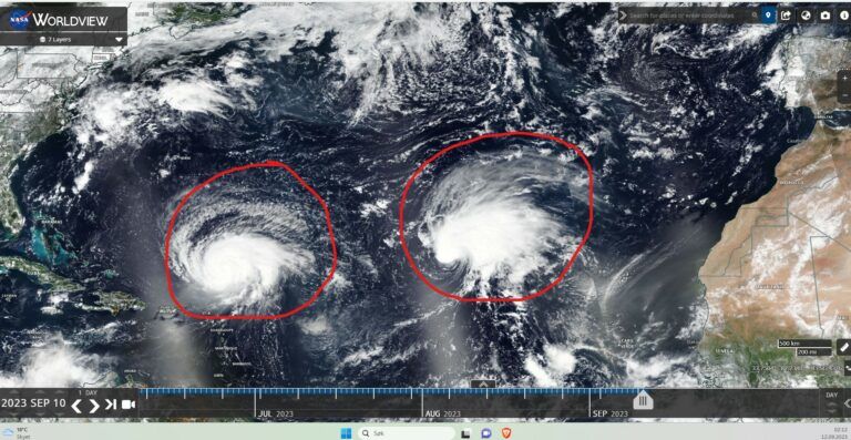 2 orkaner observert midt ute i den sørlige Atlanteren(HAARP?).